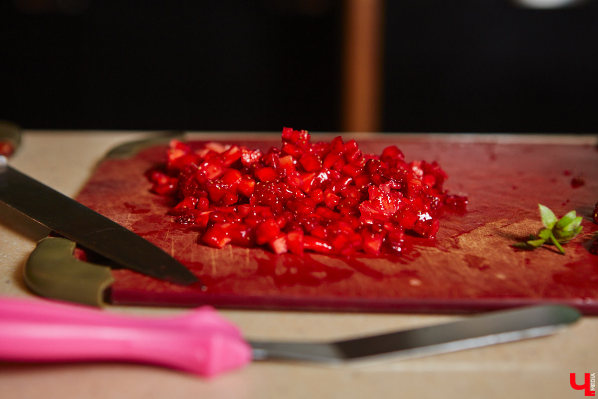 Владимирский реставратор, как опытный ресторатор, исследовала влияние цвета ингредиентов на вкус приготовленной еды и выяснила, какое блюдо можно назвать лидером летней красочной палитры.