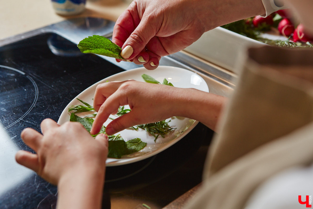 Владимирский реставратор, как опытный ресторатор, исследовала влияние цвета ингредиентов на вкус приготовленной еды и выяснила, какое блюдо можно назвать лидером летней красочной палитры.