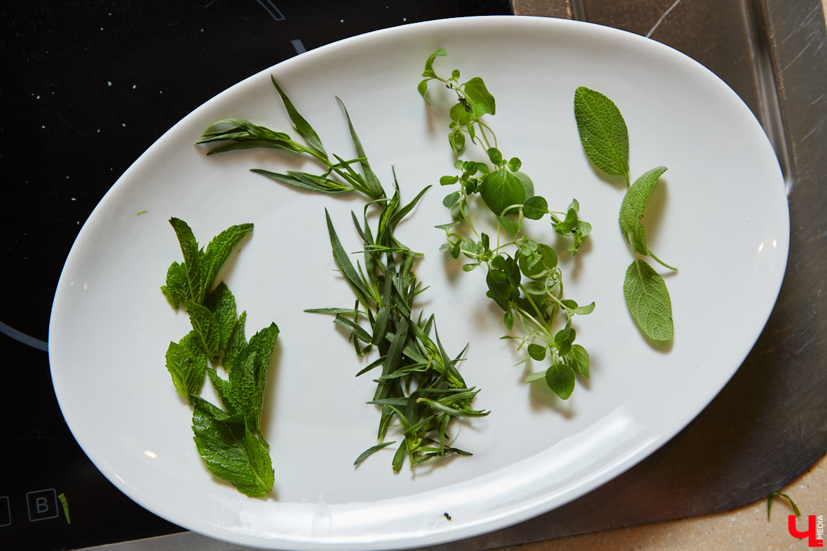 Владимирский реставратор, как опытный ресторатор, исследовала влияние цвета ингредиентов на вкус приготовленной еды и выяснила, какое блюдо можно назвать лидером летней красочной палитры.