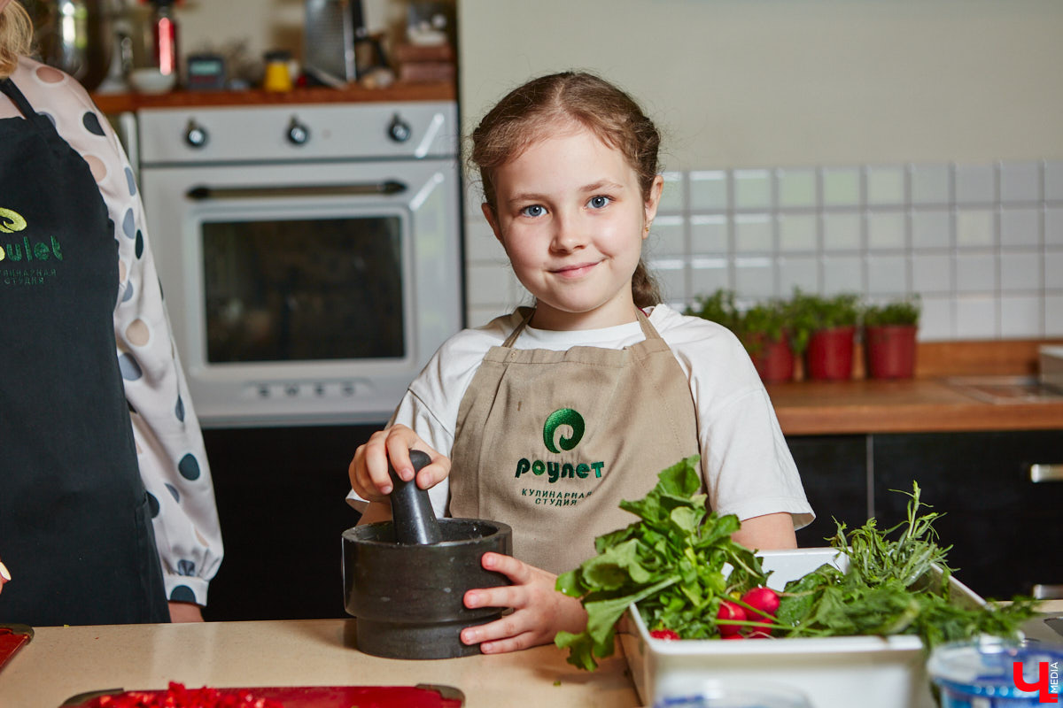 Владимирский реставратор, как опытный ресторатор, исследовала влияние цвета ингредиентов на вкус приготовленной еды и выяснила, какое блюдо можно назвать лидером летней красочной палитры.