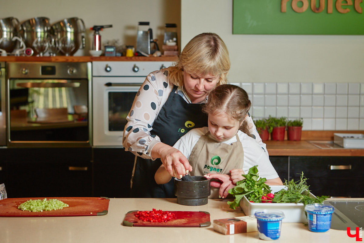 Владимирский реставратор, как опытный ресторатор, исследовала влияние цвета ингредиентов на вкус приготовленной еды и выяснила, какое блюдо можно назвать лидером летней красочной палитры.