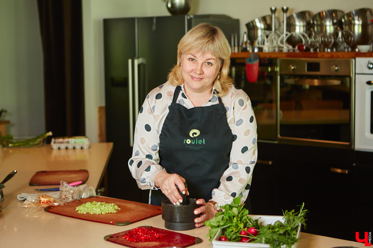 Владимирский реставратор, как опытный ресторатор, исследовала влияние цвета ингредиентов на вкус приготовленной еды и выяснила, какое блюдо можно назвать лидером летней красочной палитры.