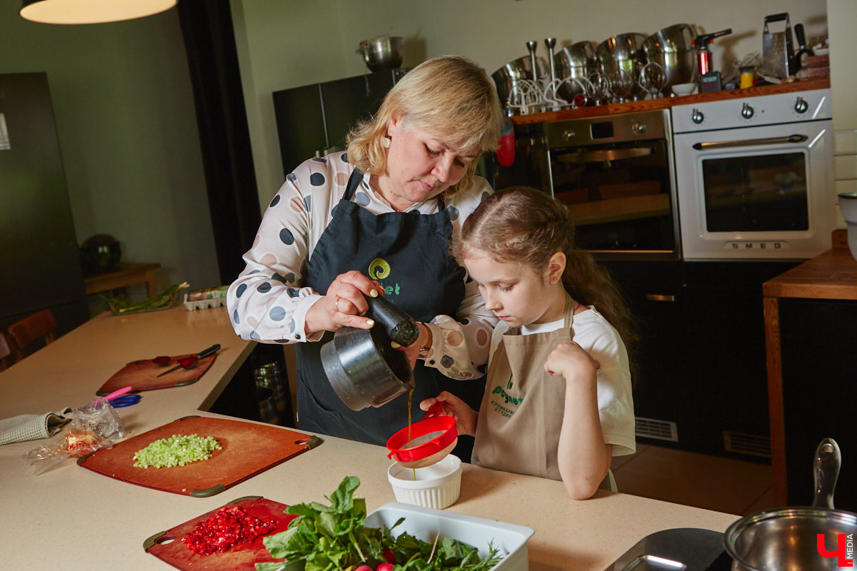 Владимирский реставратор, как опытный ресторатор, исследовала влияние цвета ингредиентов на вкус приготовленной еды и выяснила, какое блюдо можно назвать лидером летней красочной палитры.