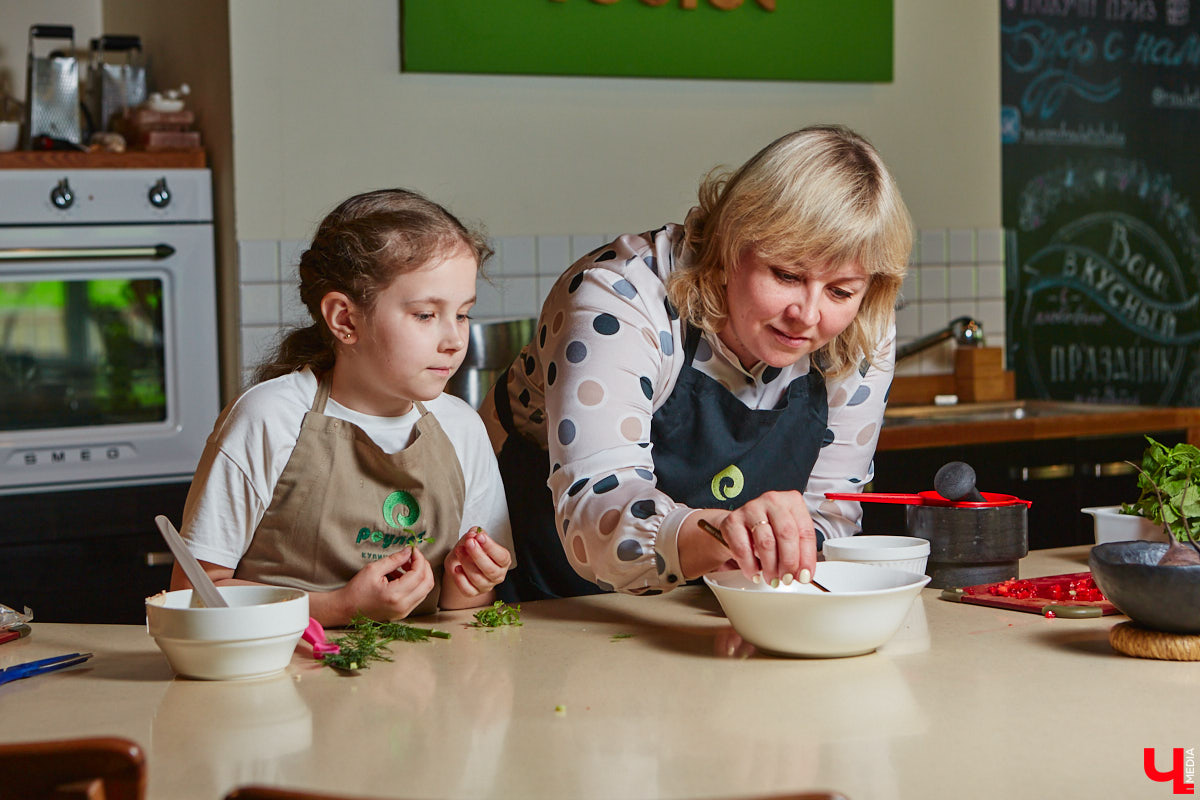 Владимирский реставратор, как опытный ресторатор, исследовала влияние цвета ингредиентов на вкус приготовленной еды и выяснила, какое блюдо можно назвать лидером летней красочной палитры.