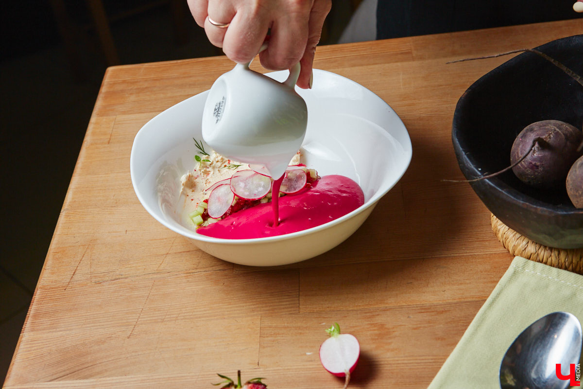 Владимирский реставратор, как опытный ресторатор, исследовала влияние цвета ингредиентов на вкус приготовленной еды и выяснила, какое блюдо можно назвать лидером летней красочной палитры.