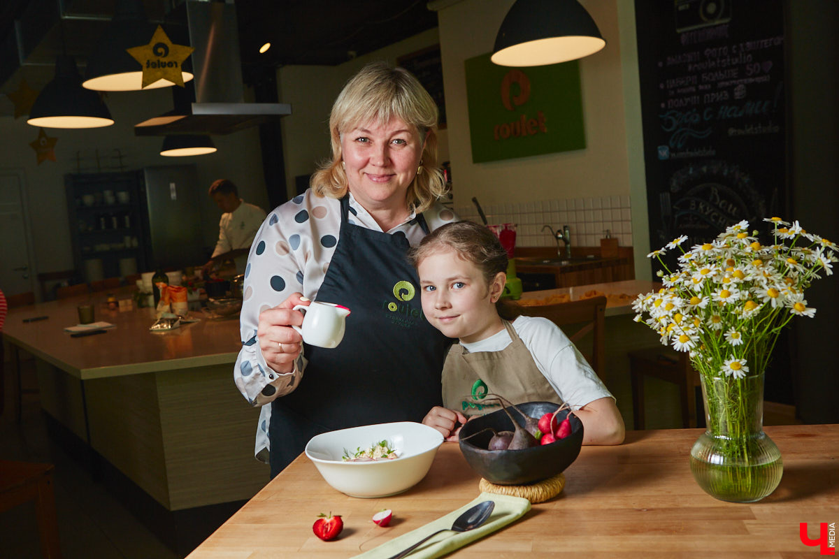 Владимирский реставратор, как опытный ресторатор, исследовала влияние цвета ингредиентов на вкус приготовленной еды и выяснила, какое блюдо можно назвать лидером летней красочной палитры.