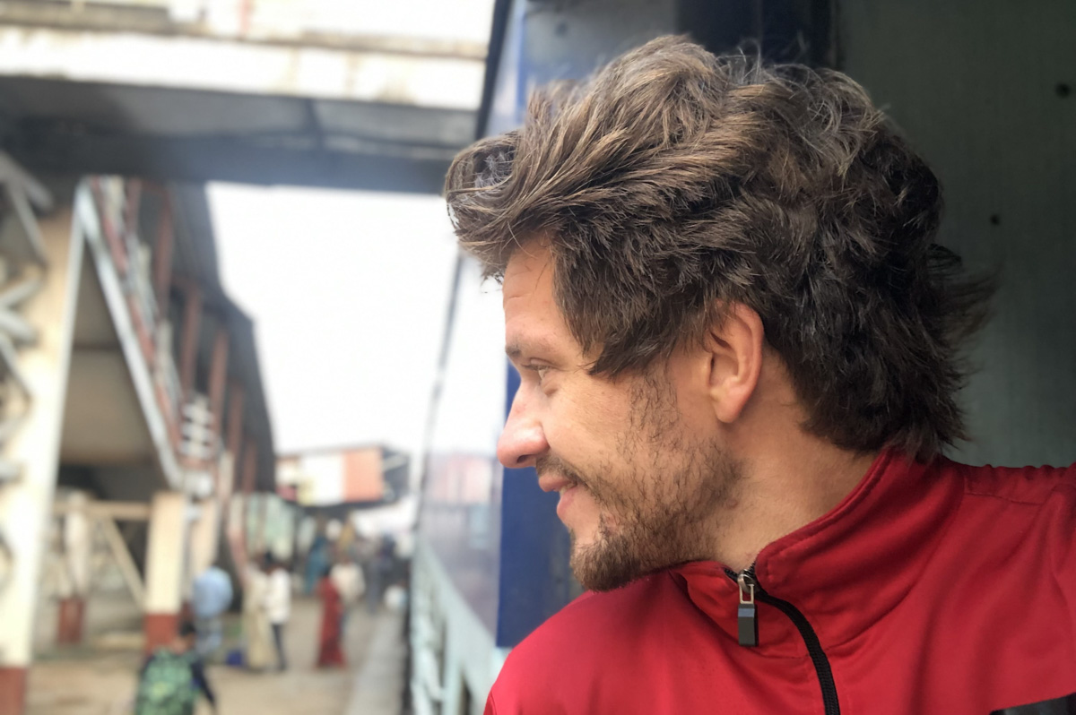 С какого-то момента один из самых медийных владимирских юристов молодого поколения Роман Ардыкуца пропал с радаров. Впрочем, из его соцсетей быстро стало понятно: отныне он путешественник. Сегодня Роман вновь занимается юридической практикой, но продолжает познавать планету, покоряя горные вершины, участвуя в спортивных сплавах, походах и путешествуя пешком по максимально необычным маршрутам.