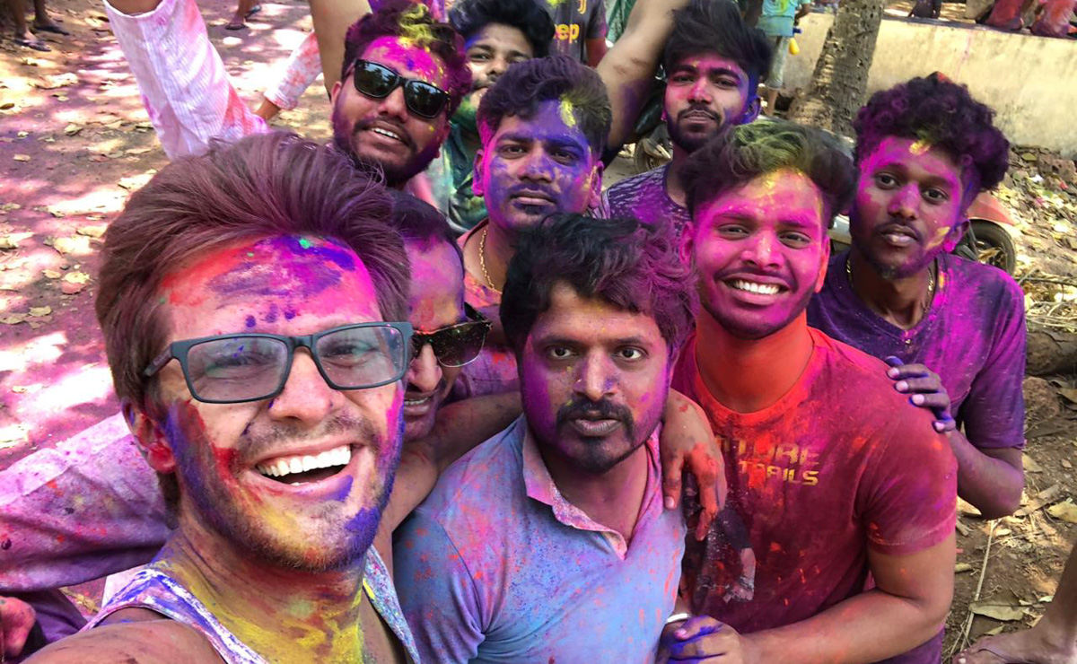 С какого-то момента один из самых медийных владимирских юристов молодого поколения Роман Ардыкуца пропал с радаров. Впрочем, из его соцсетей быстро стало понятно: отныне он путешественник. Сегодня Роман вновь занимается юридической практикой, но продолжает познавать планету, покоряя горные вершины, участвуя в спортивных сплавах, походах и путешествуя пешком по максимально необычным маршрутам.