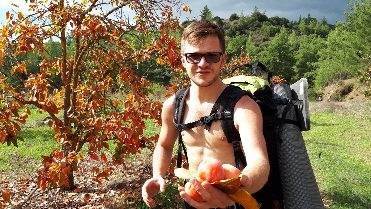 С какого-то момента один из самых медийных владимирских юристов молодого поколения Роман Ардыкуца пропал с радаров. Впрочем, из его соцсетей быстро стало понятно: отныне он путешественник. Сегодня Роман вновь занимается юридической практикой, но продолжает познавать планету, покоряя горные вершины, участвуя в спортивных сплавах, походах и путешествуя пешком по максимально необычным маршрутам.