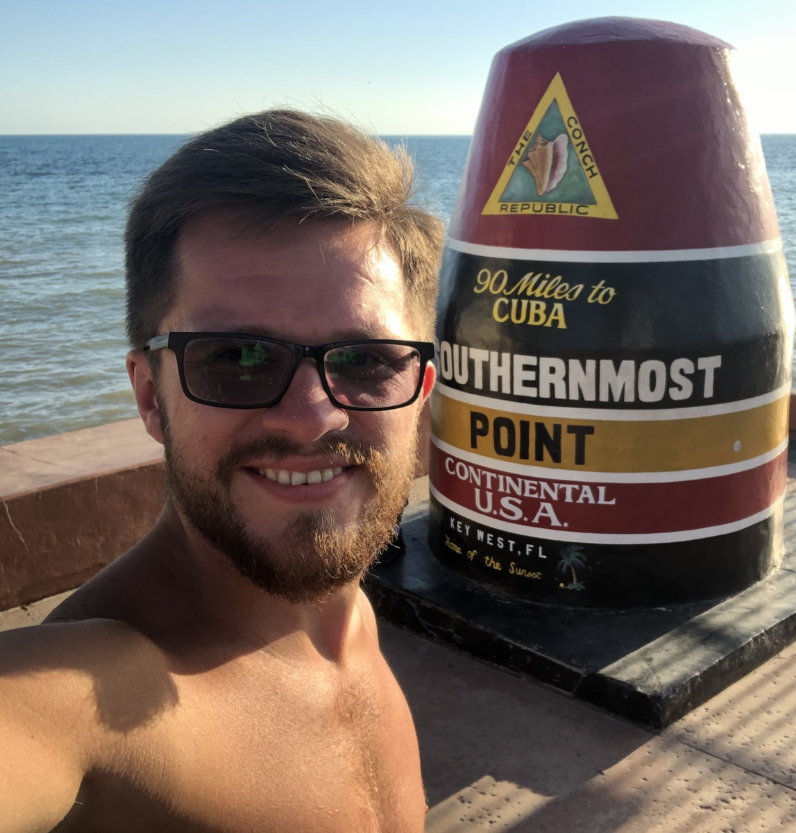 С какого-то момента один из самых медийных владимирских юристов молодого поколения Роман Ардыкуца пропал с радаров. Впрочем, из его соцсетей быстро стало понятно: отныне он путешественник. Сегодня Роман вновь занимается юридической практикой, но продолжает познавать планету, покоряя горные вершины, участвуя в спортивных сплавах, походах и путешествуя пешком по максимально необычным маршрутам.