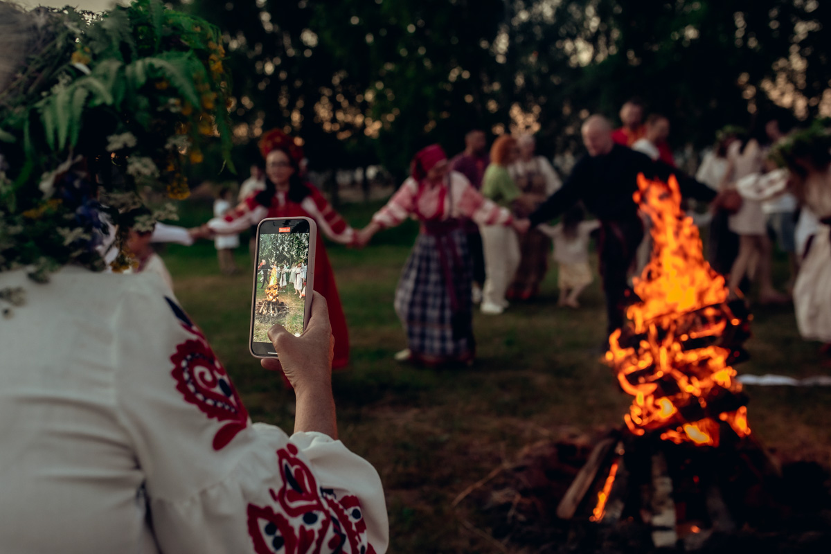 Даем старт концертам со звездами под открытым небом в Суздале! Ирина Забияка и группа «Чили», «Братья Грим», экс-солистка золотого состава группы «Стрелки» Юлия Беретта и экс-солист «Отпетых мошенников» Гарик Богомазов уже на следующей неделе выступят в городе-музее на «Дискотеке миллениум». «БаняФест» в августе станет не менее жарким! «Крематорий», 5sta Family — будет много хитов и не только.