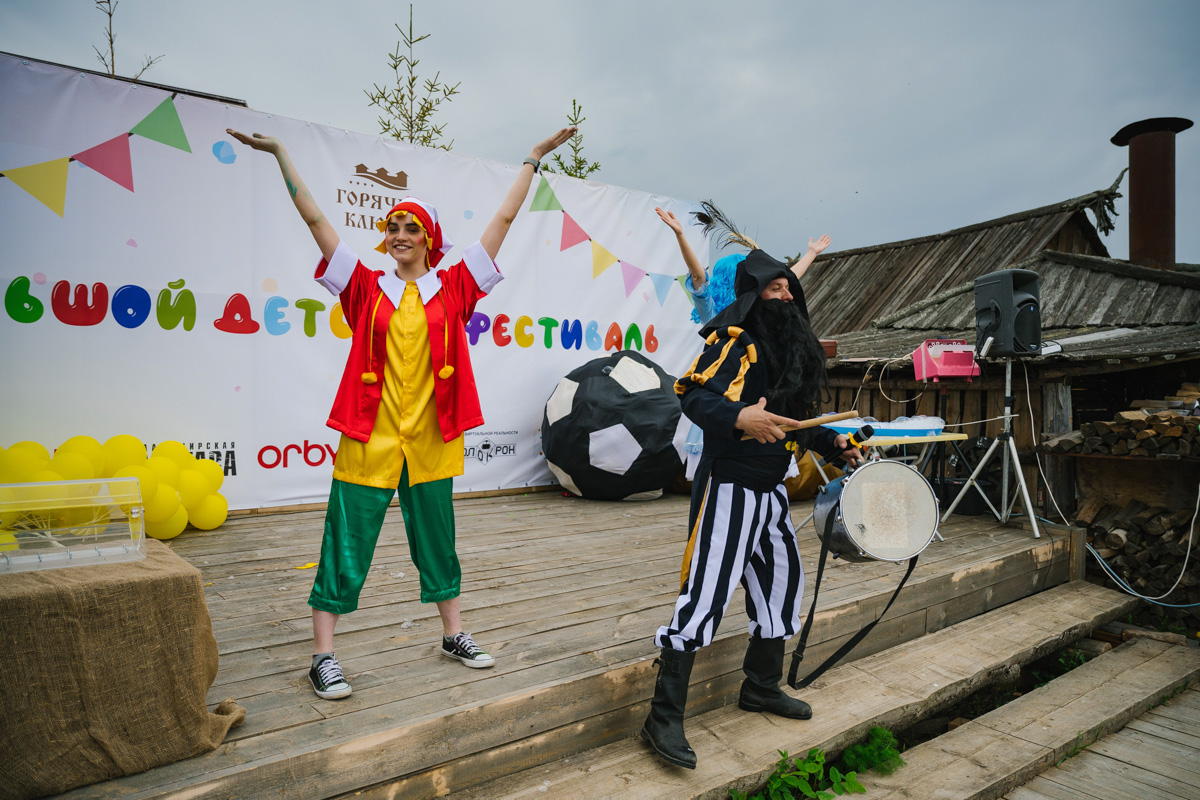 Даем старт концертам со звездами под открытым небом в Суздале! Ирина Забияка и группа «Чили», «Братья Грим», экс-солистка золотого состава группы «Стрелки» Юлия Беретта и экс-солист «Отпетых мошенников» Гарик Богомазов уже на следующей неделе выступят в городе-музее на «Дискотеке миллениум». «БаняФест» в августе станет не менее жарким! «Крематорий», 5sta Family — будет много хитов и не только.