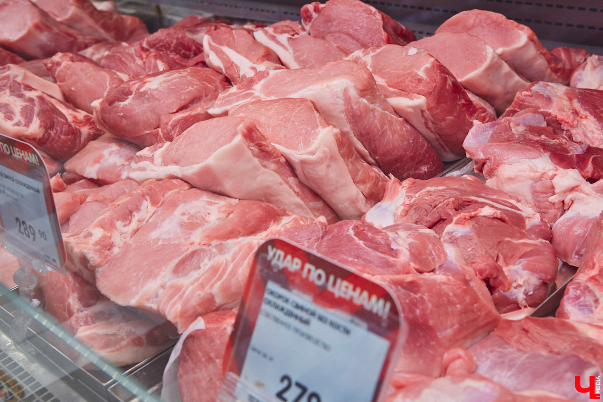 Павел Кузнецов — отец четверых детей, продвигающий в нашем городе чемоданы-самокаты с аккумулятором и голубые яйца от гламурных курочек, вдохновляется на домашней кухне смелыми кулинарными экспериментами. И сегодня мы вместе с вами станем свидетелями одного из них.