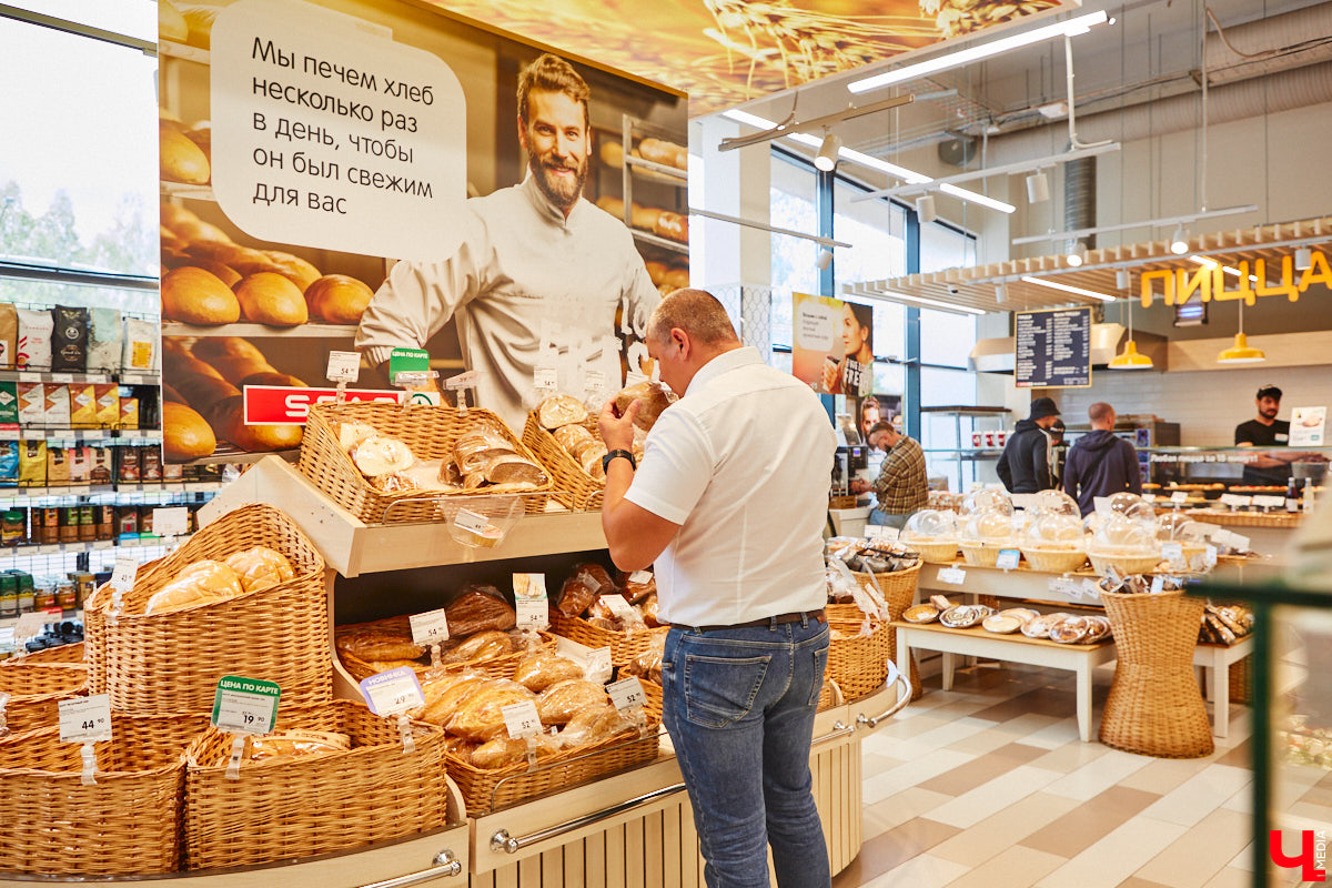 Павел Кузнецов — отец четверых детей, продвигающий в нашем городе чемоданы-самокаты с аккумулятором и голубые яйца от гламурных курочек, вдохновляется на домашней кухне смелыми кулинарными экспериментами. И сегодня мы вместе с вами станем свидетелями одного из них.