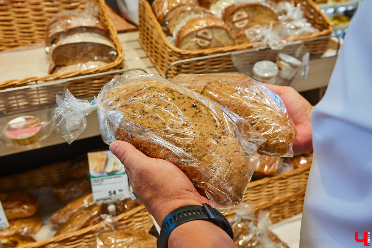 Павел Кузнецов — отец четверых детей, продвигающий в нашем городе чемоданы-самокаты с аккумулятором и голубые яйца от гламурных курочек, вдохновляется на домашней кухне смелыми кулинарными экспериментами. И сегодня мы вместе с вами станем свидетелями одного из них.