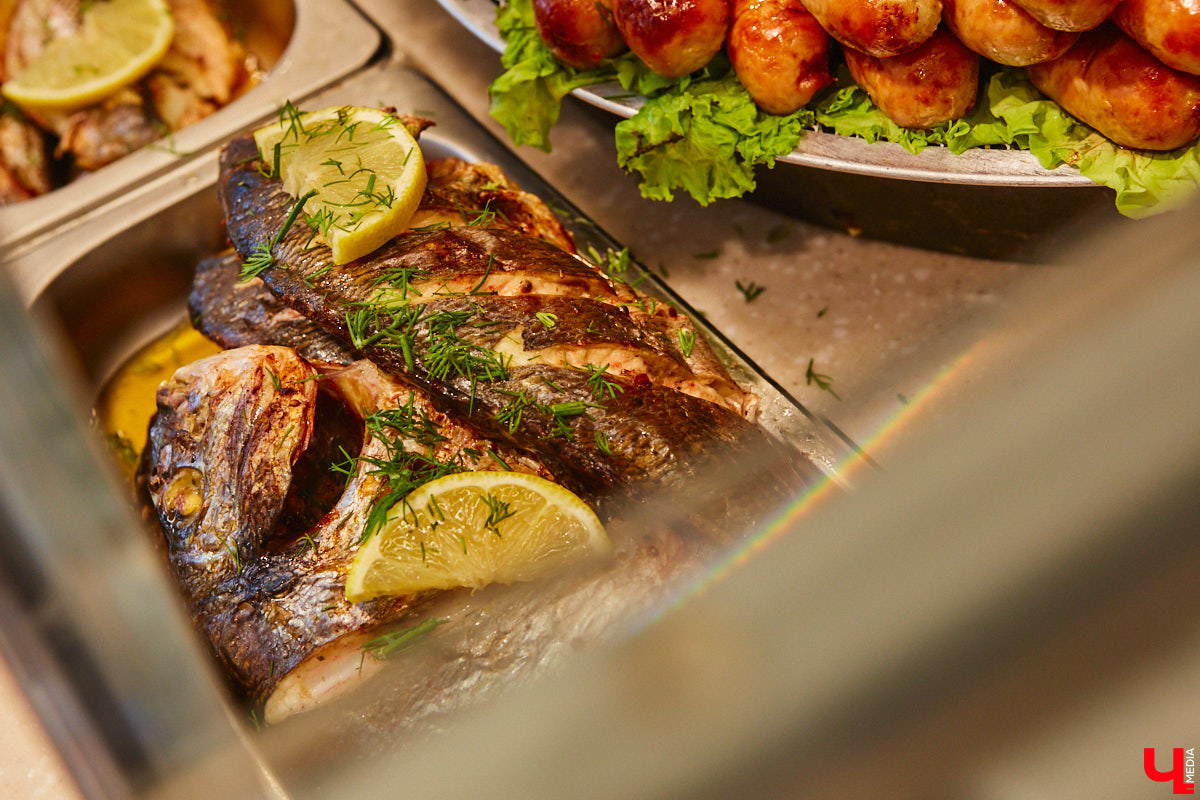 Павел Кузнецов — отец четверых детей, продвигающий в нашем городе чемоданы-самокаты с аккумулятором и голубые яйца от гламурных курочек, вдохновляется на домашней кухне смелыми кулинарными экспериментами. И сегодня мы вместе с вами станем свидетелями одного из них.