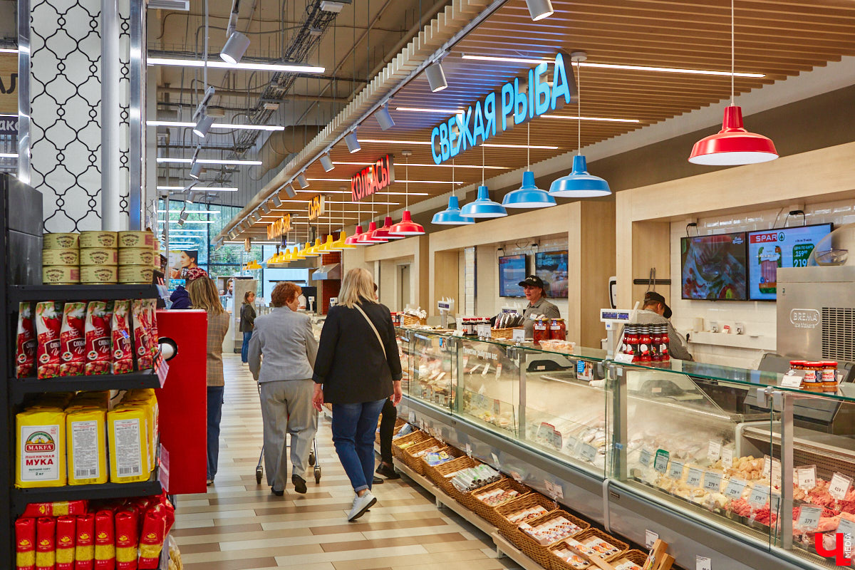 Павел Кузнецов — отец четверых детей, продвигающий в нашем городе чемоданы-самокаты с аккумулятором и голубые яйца от гламурных курочек, вдохновляется на домашней кухне смелыми кулинарными экспериментами. И сегодня мы вместе с вами станем свидетелями одного из них.