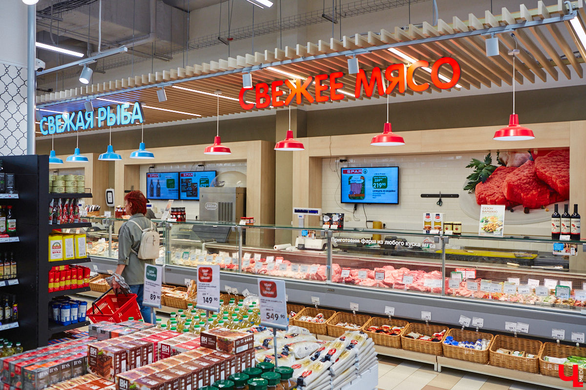 Павел Кузнецов — отец четверых детей, продвигающий в нашем городе чемоданы-самокаты с аккумулятором и голубые яйца от гламурных курочек, вдохновляется на домашней кухне смелыми кулинарными экспериментами. И сегодня мы вместе с вами станем свидетелями одного из них.