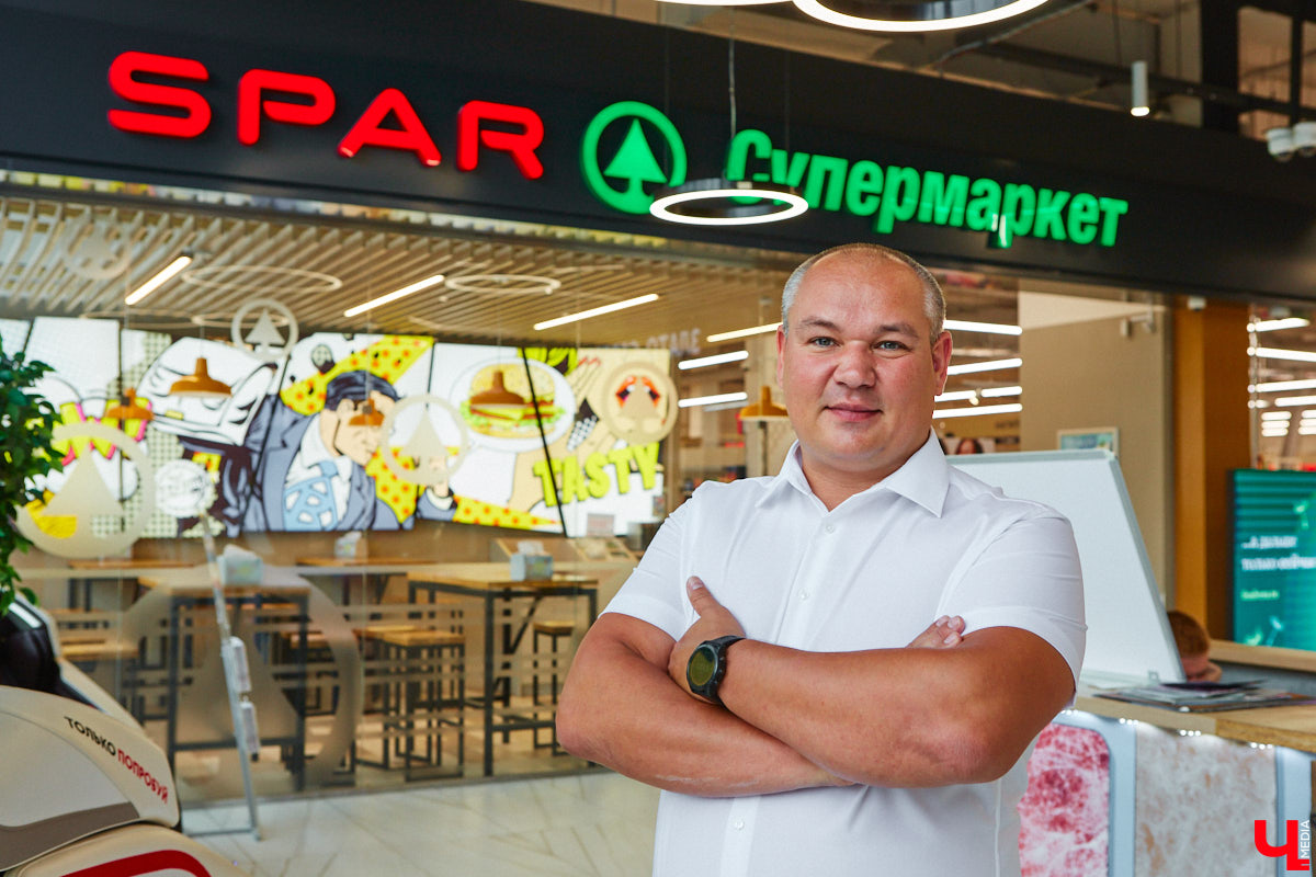 Павел Кузнецов — отец четверых детей, продвигающий в нашем городе чемоданы-самокаты с аккумулятором и голубые яйца от гламурных курочек, вдохновляется на домашней кухне смелыми кулинарными экспериментами. И сегодня мы вместе с вами станем свидетелями одного из них.