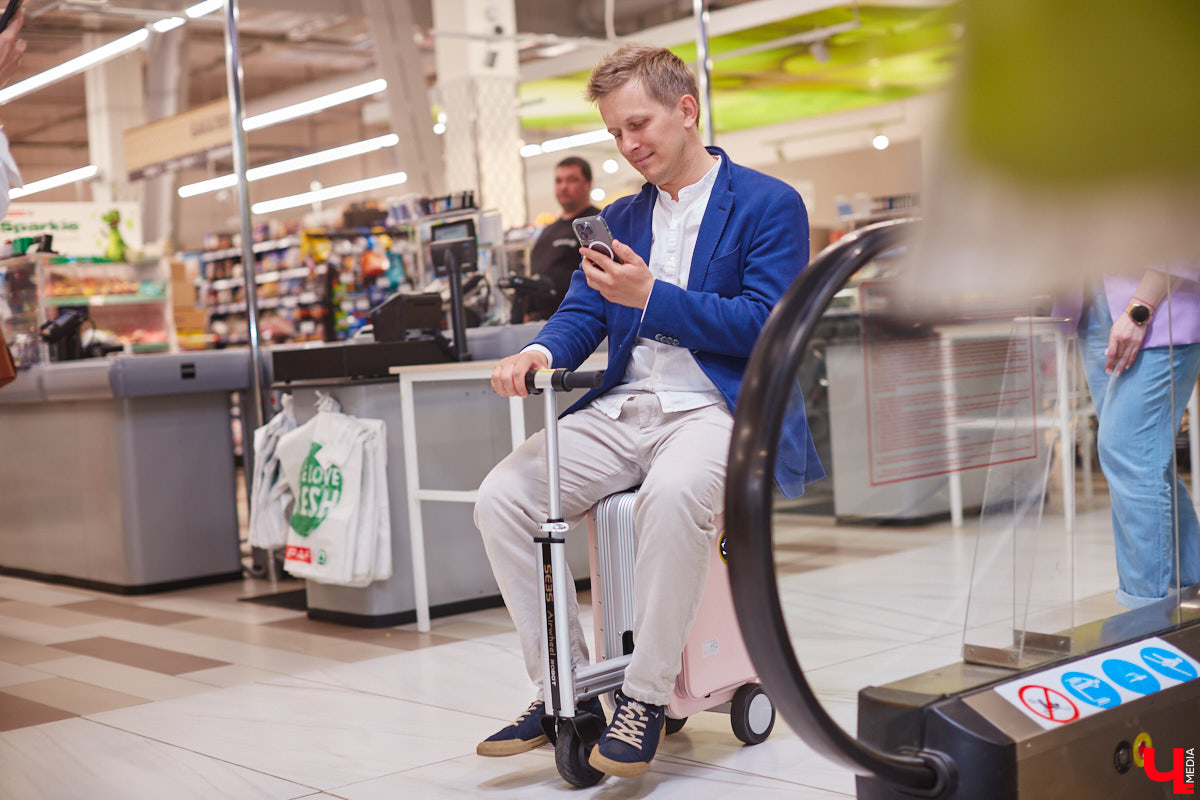 Павел Кузнецов — отец четверых детей, продвигающий в нашем городе чемоданы-самокаты с аккумулятором и голубые яйца от гламурных курочек, вдохновляется на домашней кухне смелыми кулинарными экспериментами. И сегодня мы вместе с вами станем свидетелями одного из них.