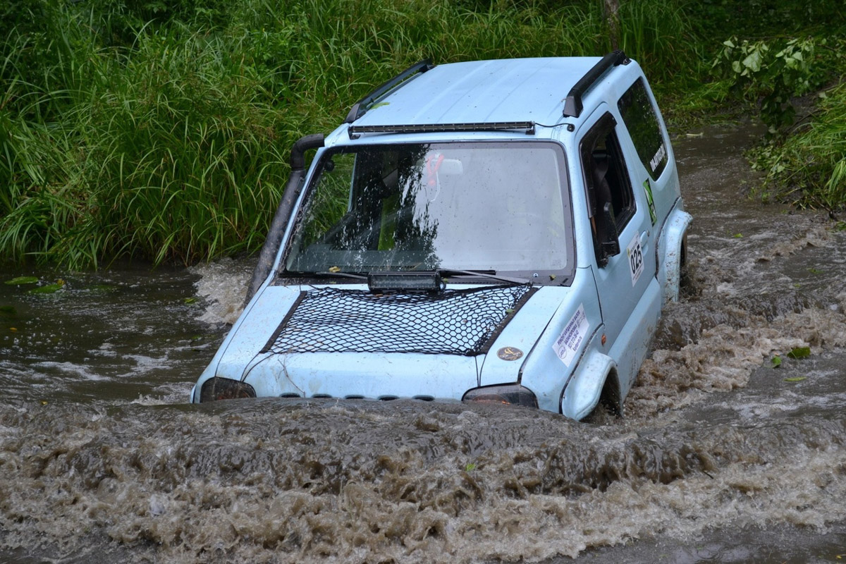 В нулевых у родителей Игоря Морозова была советская «тройка». Будучи тогда маленьким мальчиком, он хорошо запомнил те красные «Жигули». Потом машину продали, но спустя долгий срок она чудом вернулась в семью и даже получила имя. А вместе с ним и новую жизнь. На преображение своей «Танюши» владимирец потратил 10 лет и около миллиона рублей.