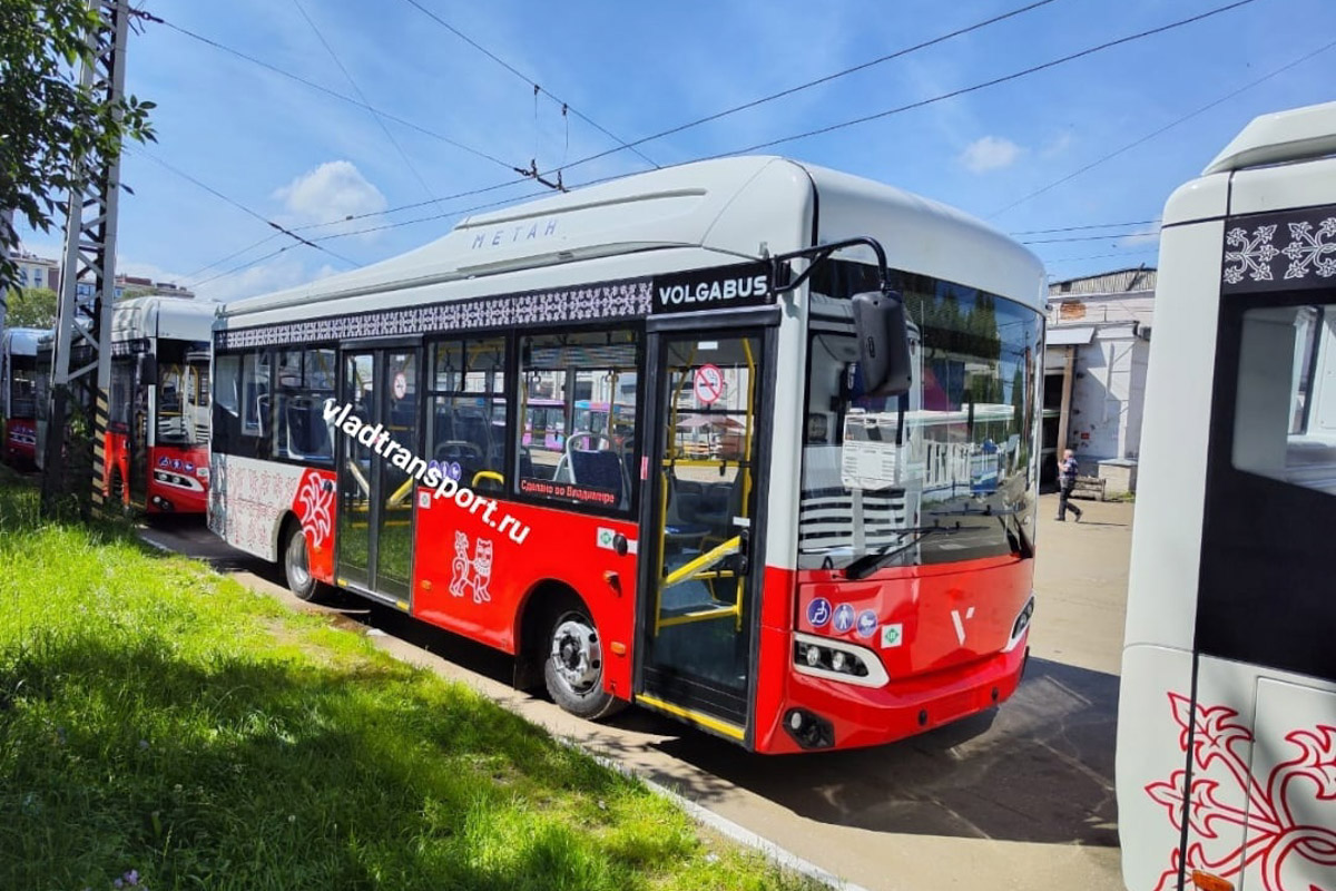 В город поступила первая партия автобусов-«коротышей», а еще у нас испытывают автономный троллейбус. Но сегодня мы поговорим не только о новинках в сфере общественного транспорта. Будет кое-что про создание цивилизованной системы парковочных мест и строительство дорог.