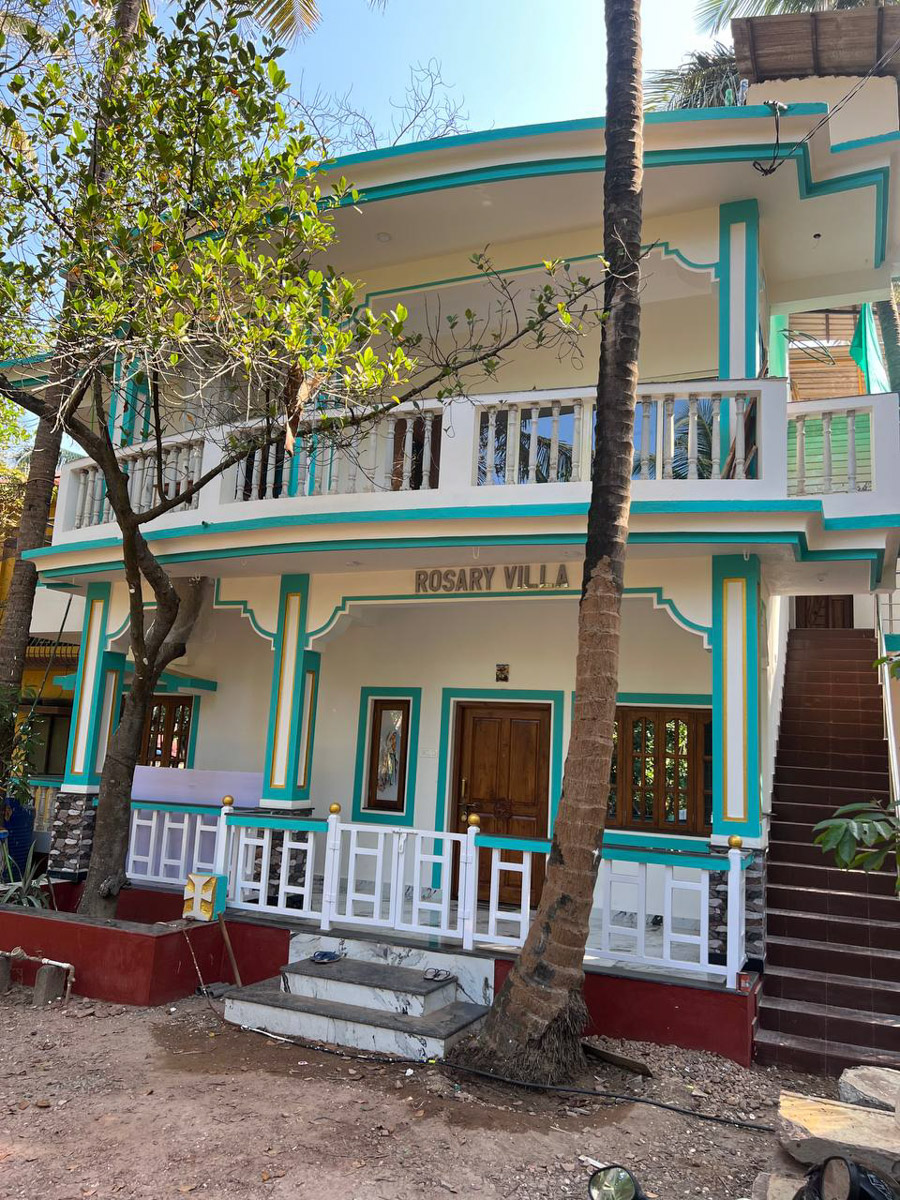 При мысли об экзотическом курорте на ум чаще всего приходят два популярных направления — Гоа и Бали. Сразу представляется райский уголок из одной известной рекламы. Но настолько ли там хорошо, как нам показывают? Специально для «Ключ-Медиа» владимирский видеограф Влада Соболь сравнила обе локации и поведала нам, где же на самом деле лучше.