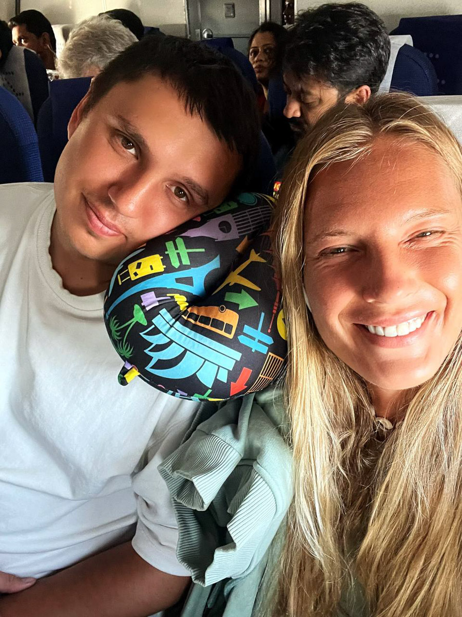 При мысли об экзотическом курорте на ум чаще всего приходят два популярных направления — Гоа и Бали. Сразу представляется райский уголок из одной известной рекламы. Но настолько ли там хорошо, как нам показывают? Специально для «Ключ-Медиа» владимирский видеограф Влада Соболь сравнила обе локации и поведала нам, где же на самом деле лучше.