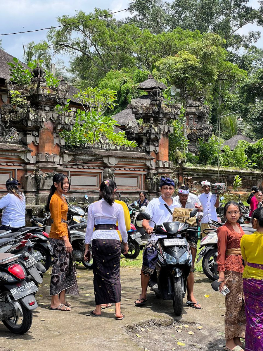 При мысли об экзотическом курорте на ум чаще всего приходят два популярных направления — Гоа и Бали. Сразу представляется райский уголок из одной известной рекламы. Но настолько ли там хорошо, как нам показывают? Специально для «Ключ-Медиа» владимирский видеограф Влада Соболь сравнила обе локации и поведала нам, где же на самом деле лучше.