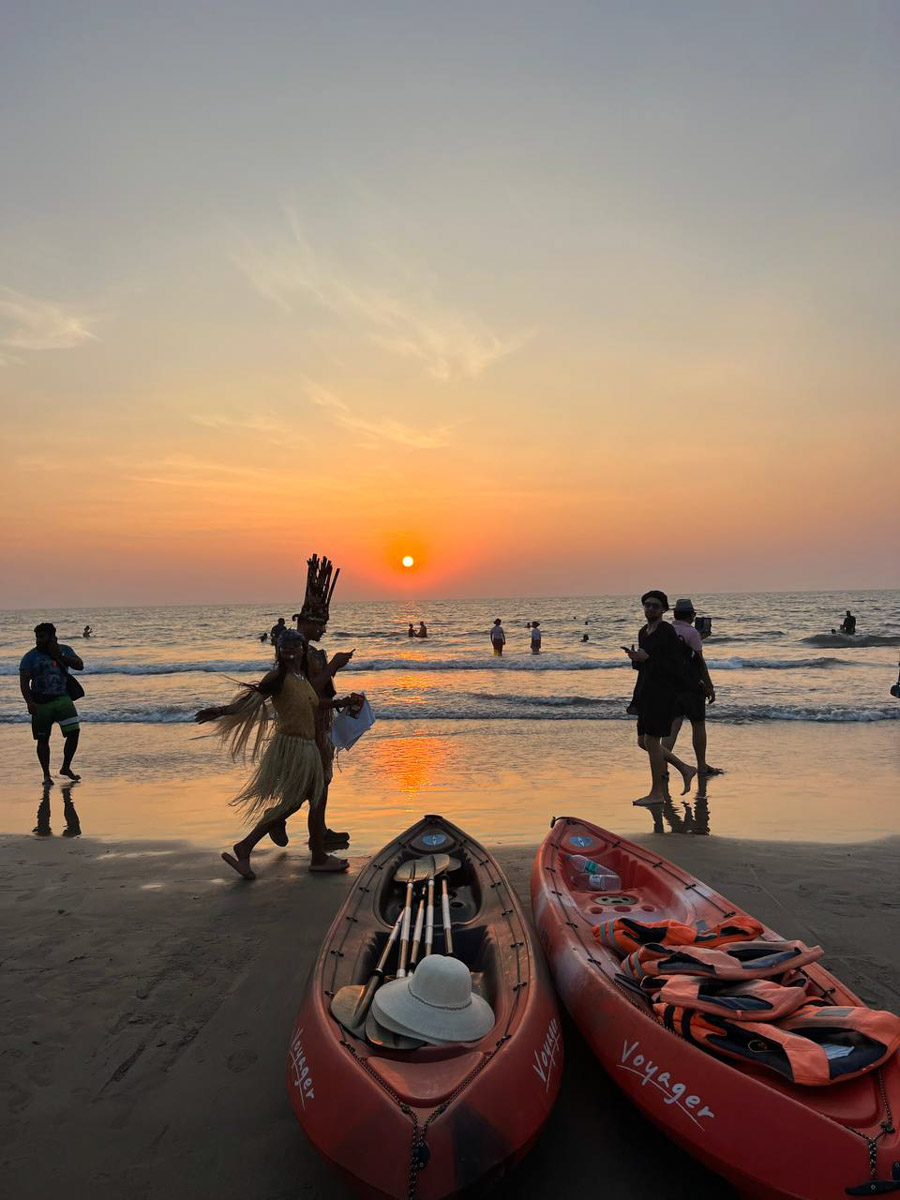 При мысли об экзотическом курорте на ум чаще всего приходят два популярных направления — Гоа и Бали. Сразу представляется райский уголок из одной известной рекламы. Но настолько ли там хорошо, как нам показывают? Специально для «Ключ-Медиа» владимирский видеограф Влада Соболь сравнила обе локации и поведала нам, где же на самом деле лучше.
