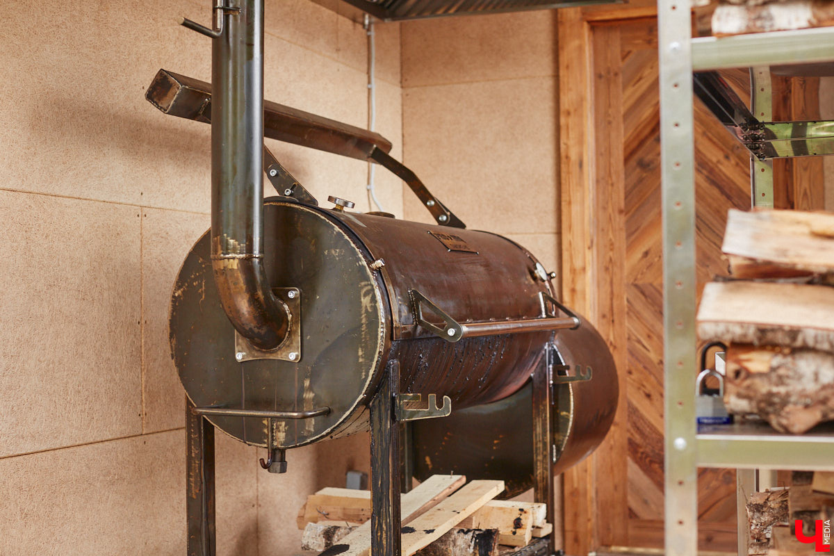 Сапбординг — один из главных трендов лета, который уверенно подхватил 33-й регион. Особой популярностью пользуется Суздаль, хотя для заплывов есть много других живописных мест. Например, озеро в Гусь-Хрустальном с его белыми лилиями и потрясающими закатами. До него точно стоит прокатиться, тем более что недавно там запустили новый sup-проект с интересными фишками.