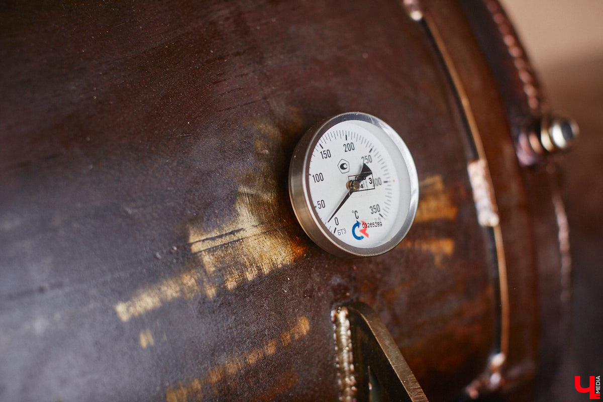 Сапбординг — один из главных трендов лета, который уверенно подхватил 33-й регион. Особой популярностью пользуется Суздаль, хотя для заплывов есть много других живописных мест. Например, озеро в Гусь-Хрустальном с его белыми лилиями и потрясающими закатами. До него точно стоит прокатиться, тем более что недавно там запустили новый sup-проект с интересными фишками.