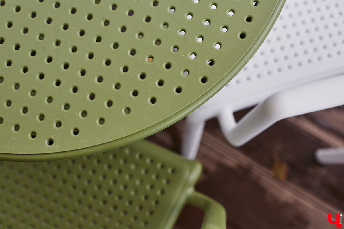 Сапбординг — один из главных трендов лета, который уверенно подхватил 33-й регион. Особой популярностью пользуется Суздаль, хотя для заплывов есть много других живописных мест. Например, озеро в Гусь-Хрустальном с его белыми лилиями и потрясающими закатами. До него точно стоит прокатиться, тем более что недавно там запустили новый sup-проект с интересными фишками.