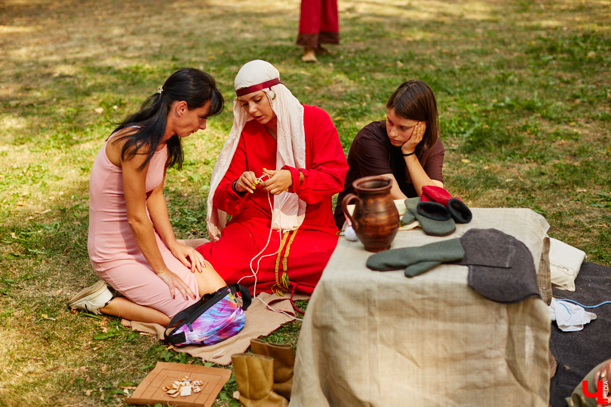 День города — 2023 охватит сразу две даты — 2 и 3 сентября, хотя основных развлечений стоит ждать в первый выходной осени. Уже известно, что в программу перекочуют многие ивенты, запланированные на несостоявшийся День молодежи, в их числе и выступление известного хип-хоп певца, которое мы ждали еще в июне.