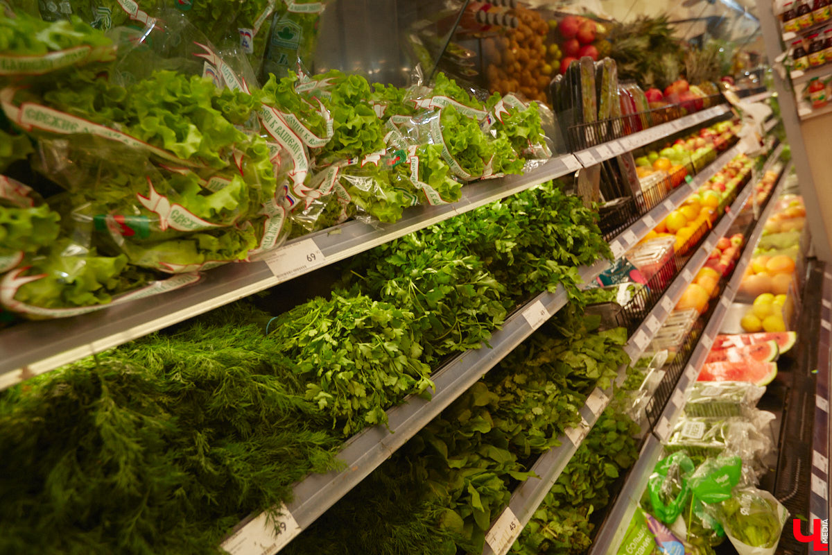 А почему бы сегодня нам не приготовить пылающий фруктовый пирог? Да еще и самый быстрый. К тому же из рисовой муки. Главным ингредиентом летнего блюда станут сочные и яркие абрикосы! Эксперимент проведем под присмотром главного кулинарного эксперта.