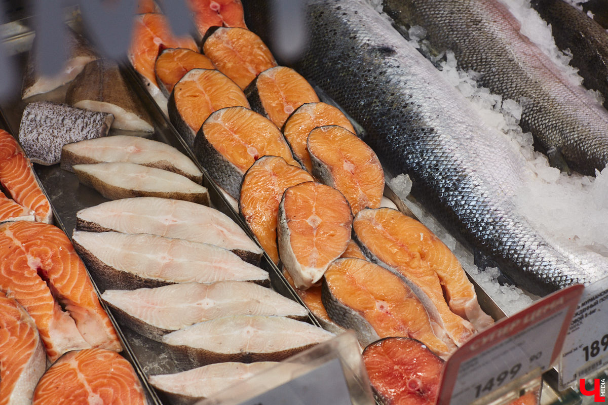 А почему бы сегодня нам не приготовить пылающий фруктовый пирог? Да еще и самый быстрый. К тому же из рисовой муки. Главным ингредиентом летнего блюда станут сочные и яркие абрикосы! Эксперимент проведем под присмотром главного кулинарного эксперта.