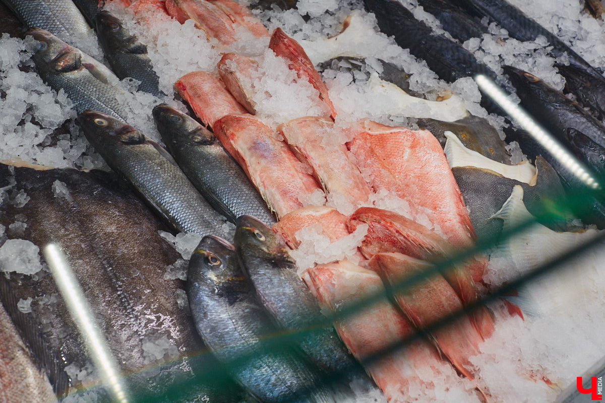 А почему бы сегодня нам не приготовить пылающий фруктовый пирог? Да еще и самый быстрый. К тому же из рисовой муки. Главным ингредиентом летнего блюда станут сочные и яркие абрикосы! Эксперимент проведем под присмотром главного кулинарного эксперта.