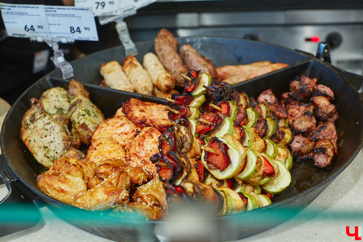 А почему бы сегодня нам не приготовить пылающий фруктовый пирог? Да еще и самый быстрый. К тому же из рисовой муки. Главным ингредиентом летнего блюда станут сочные и яркие абрикосы! Эксперимент проведем под присмотром главного кулинарного эксперта.