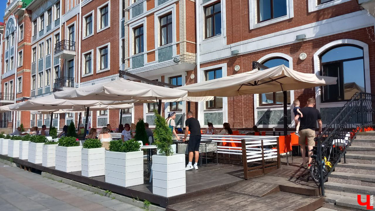 До выходных рукой подать, и всем нам нужны впечатления! Неплохим вариантом станет путешествие в Йошкар-Олу. До недавнего времени данное направление совсем не привлекало туристов. Сейчас же в городе тысячи гостей. Мы решили выяснить, почему, отправившись в столицу Республики Марий Эл на разведку.