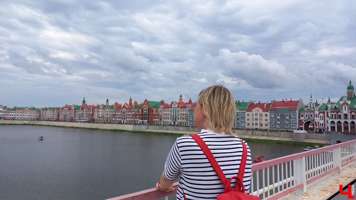 До выходных рукой подать, и всем нам нужны впечатления! Неплохим вариантом станет путешествие в Йошкар-Олу. До недавнего времени данное направление совсем не привлекало туристов. Сейчас же в городе тысячи гостей. Мы решили выяснить, почему, отправившись в столицу Республики Марий Эл на разведку.