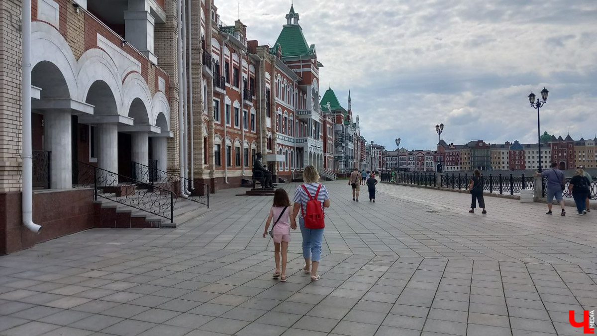 До выходных рукой подать, и всем нам нужны впечатления! Неплохим вариантом станет путешествие в Йошкар-Олу. До недавнего времени данное направление совсем не привлекало туристов. Сейчас же в городе тысячи гостей. Мы решили выяснить, почему, отправившись в столицу Республики Марий Эл на разведку.