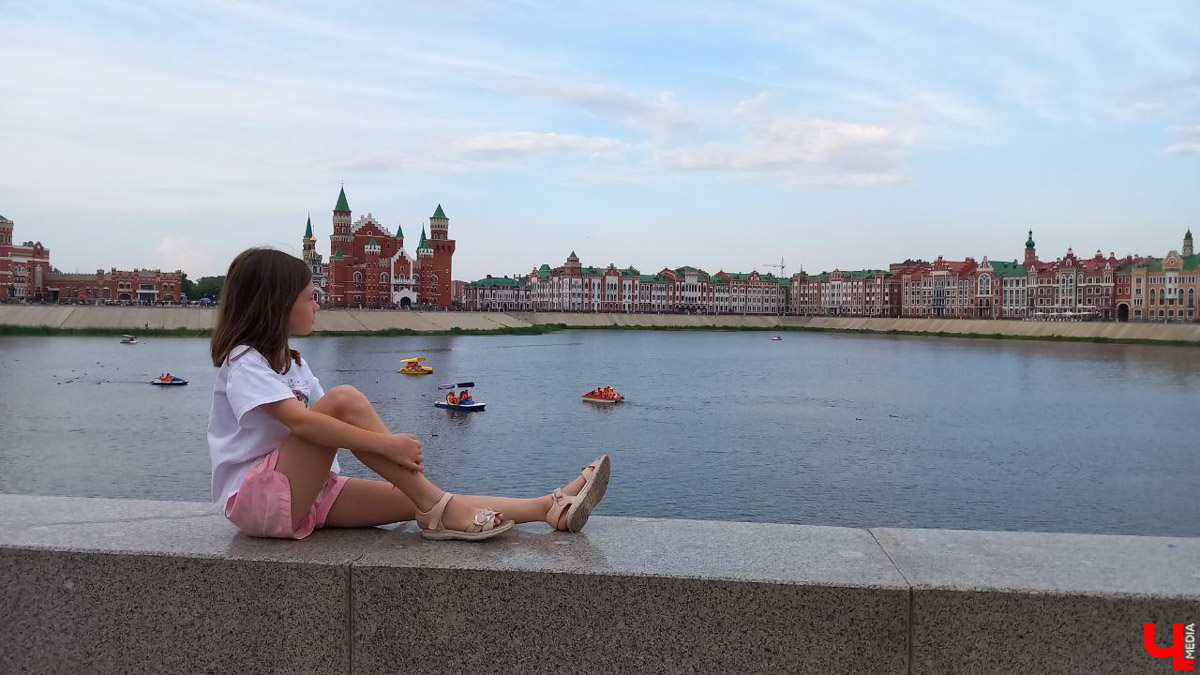 До выходных рукой подать, и всем нам нужны впечатления! Неплохим вариантом станет путешествие в Йошкар-Олу. До недавнего времени данное направление совсем не привлекало туристов. Сейчас же в городе тысячи гостей. Мы решили выяснить, почему, отправившись в столицу Республики Марий Эл на разведку.