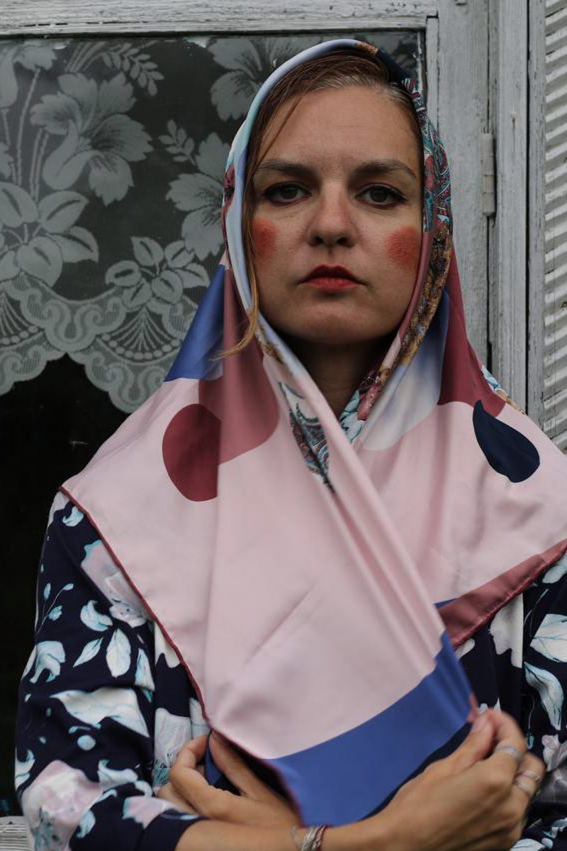 Рафинированный тренд на Барби облетел весь мир, заразив заодно и 33-й регион. Девушки активно примеряют на себя кукольные образы: кто при помощи нейросетей, кто в формате фотосессий. Эксперимент удался, хоть и получился немного приторным, а самые яркие look`и «Ключ-Медиа» собрал в своем обзоре