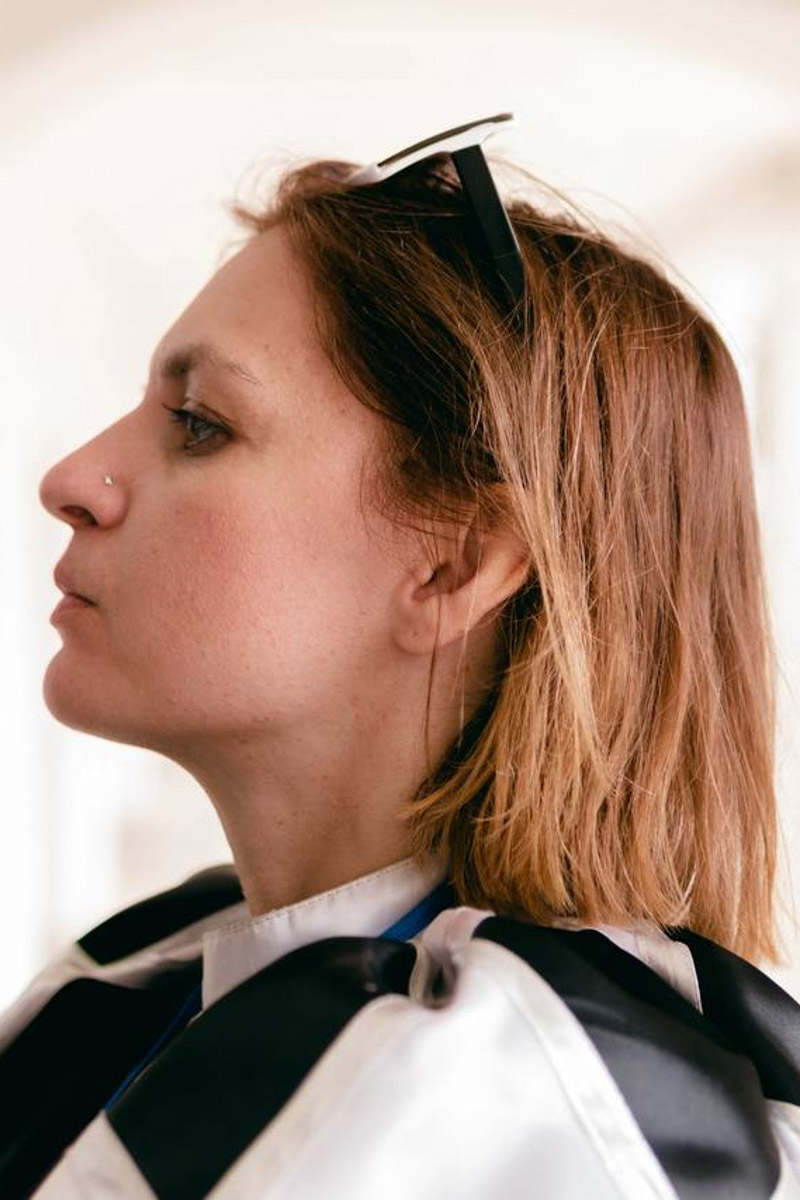 Рафинированный тренд на Барби облетел весь мир, заразив заодно и 33-й регион. Девушки активно примеряют на себя кукольные образы: кто при помощи нейросетей, кто в формате фотосессий. Эксперимент удался, хоть и получился немного приторным, а самые яркие look`и «Ключ-Медиа» собрал в своем обзоре