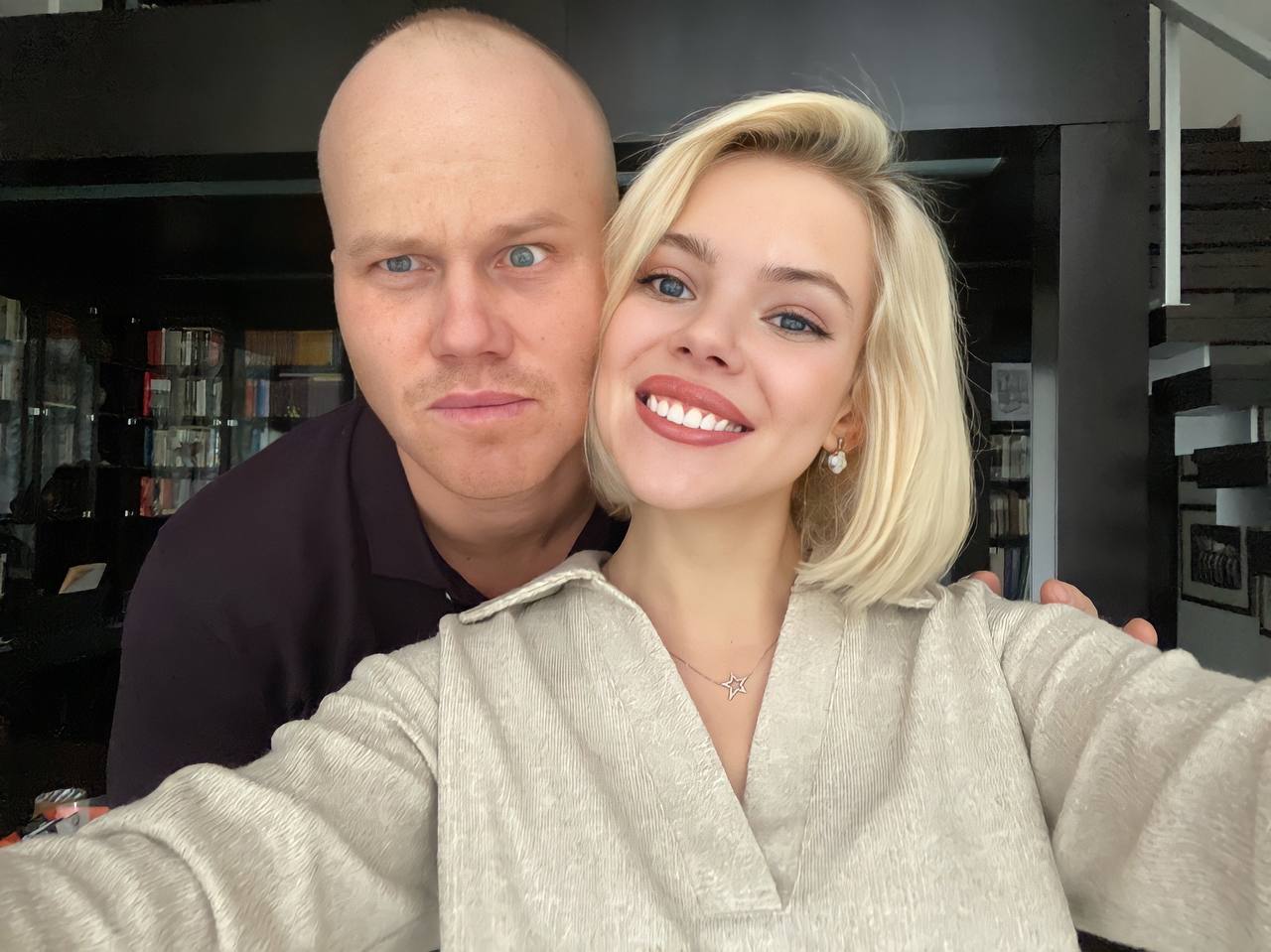 Жизнь экс-участницы Comedy Woman Софьи Лобановой неразрывно связана с юмором. На этот раз девушка из Владимира снялась в новом комедийном сериале «Телохранители», где ее партнером на площадке стал сам Сергей Маковецкий. О появлении новой строчки в своей фильмографии актриса рассказала «Ключ-Медиа»