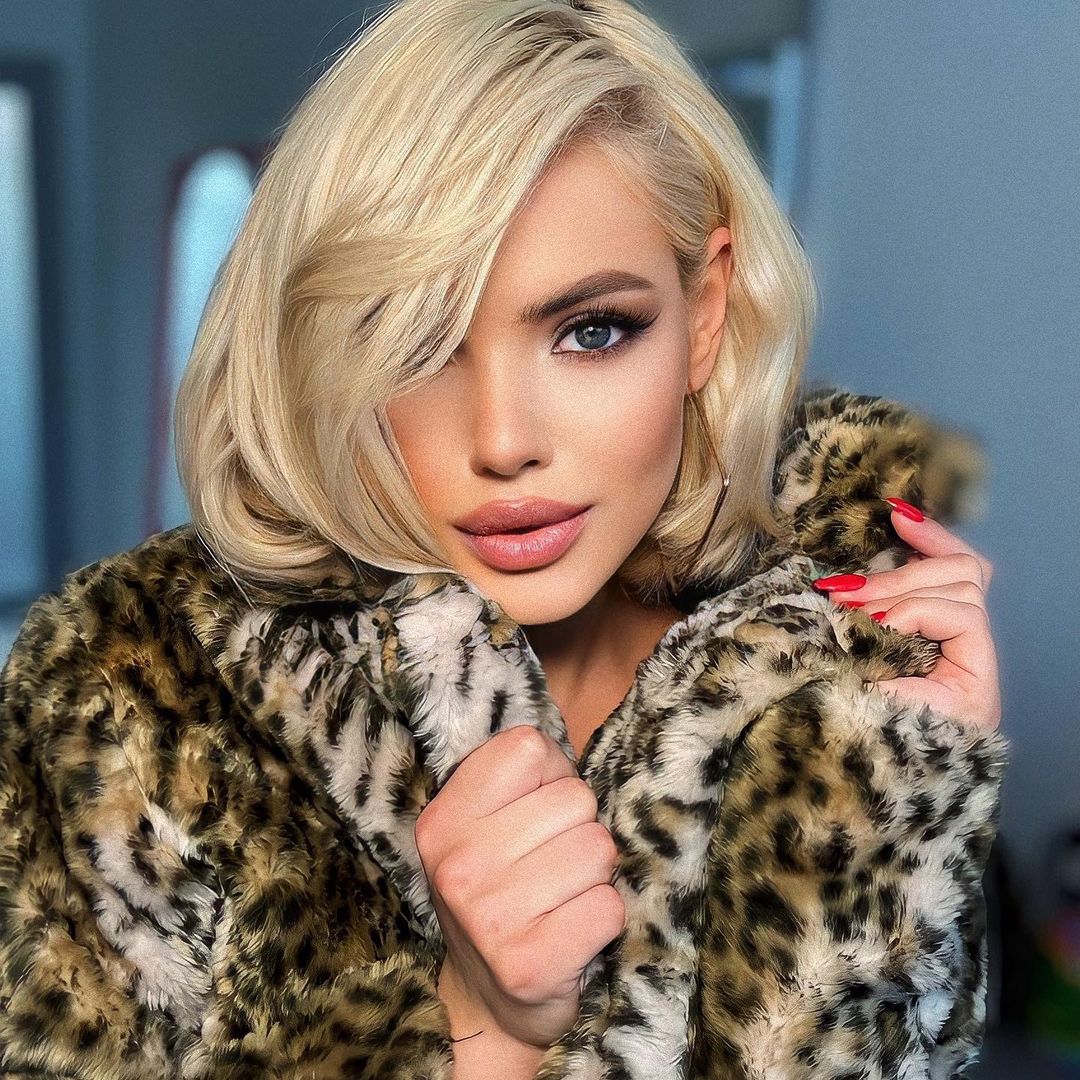 Жизнь экс-участницы Comedy Woman Софьи Лобановой неразрывно связана с юмором. На этот раз девушка из Владимира снялась в новом комедийном сериале «Телохранители», где ее партнером на площадке стал сам Сергей Маковецкий. О появлении новой строчки в своей фильмографии актриса рассказала «Ключ-Медиа»