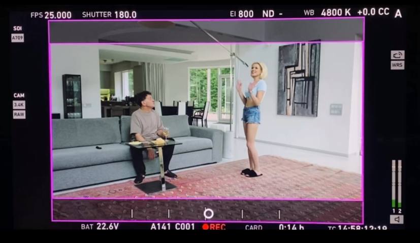 Жизнь экс-участницы Comedy Woman Софьи Лобановой неразрывно связана с юмором. На этот раз девушка из Владимира снялась в новом комедийном сериале «Телохранители», где ее партнером на площадке стал сам Сергей Маковецкий. О появлении новой строчки в своей фильмографии актриса рассказала «Ключ-Медиа»