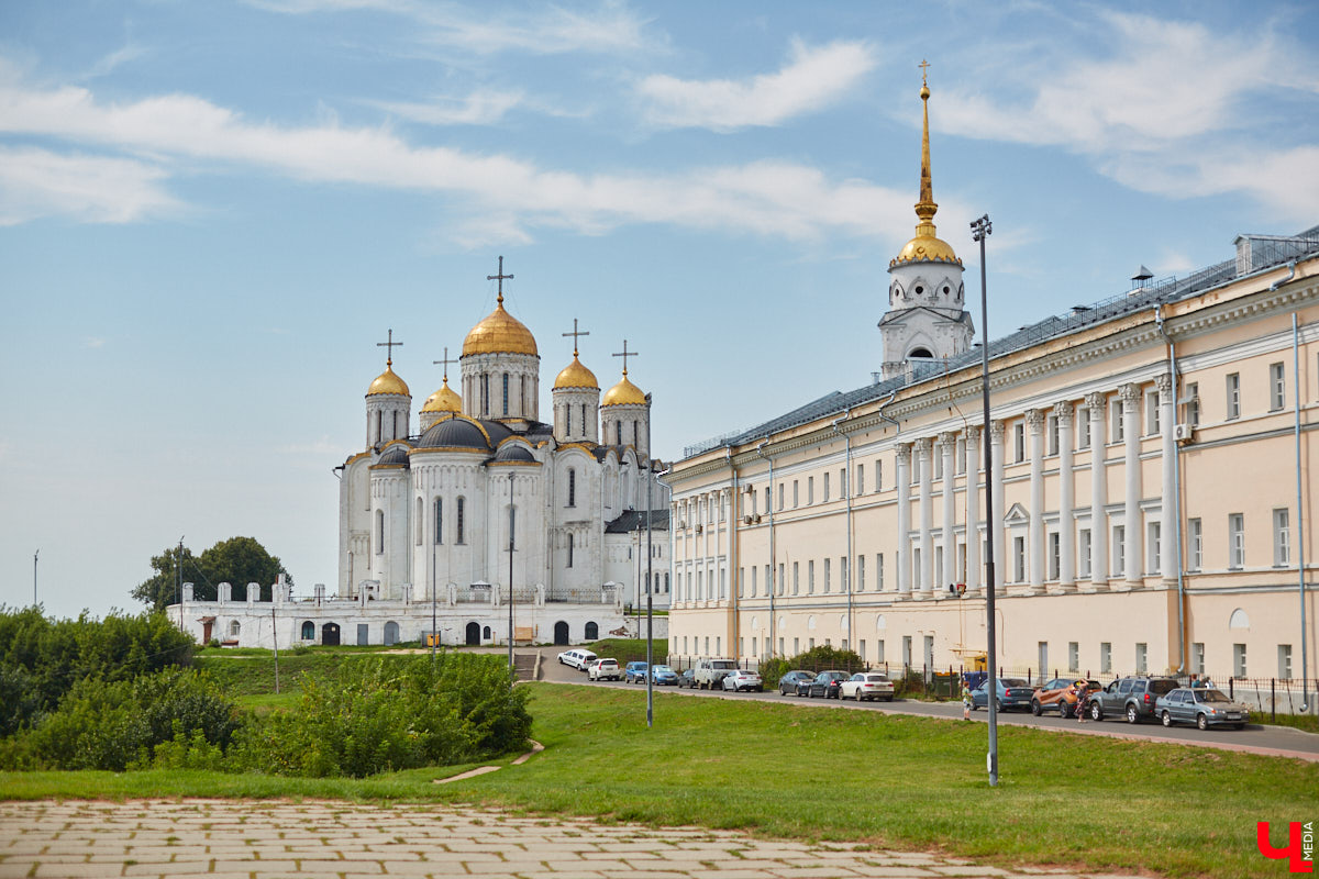 Туристы могут подметить в городе то, что не замечают местные жители. Первые впечатления, конечно, бывают ошибочными, но атмосферу гости считывают с первых минут. Что же они думают о Владимире? «Ключ-Медиа» задал этот вопрос приезжим, гуляющим в центре 