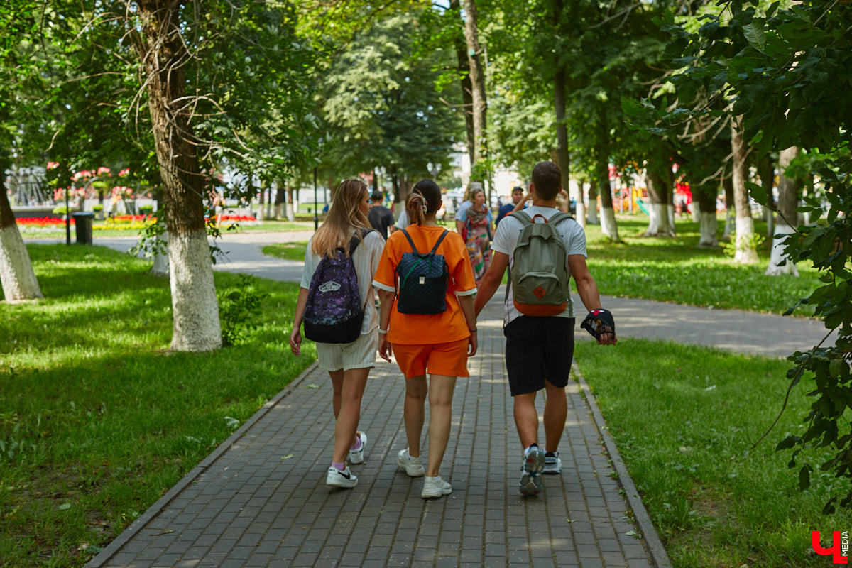 Туристы могут подметить в городе то, что не замечают местные жители. Первые впечатления, конечно, бывают ошибочными, но атмосферу гости считывают с первых минут. Что же они думают о Владимире? «Ключ-Медиа» задал этот вопрос приезжим, гуляющим в центре 