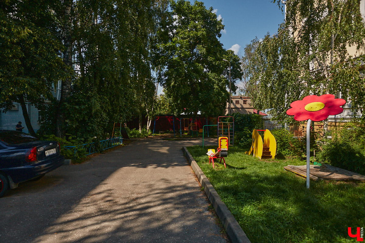 Несмотря на осеннее настроение понедельника, в ближайшие дни жители 33-го региона снова ощутят качественную прожарку солнечными лучами. По крайней мере первую половину недели синоптики рисуют знойной и безоблачной. А какими будут выходные?